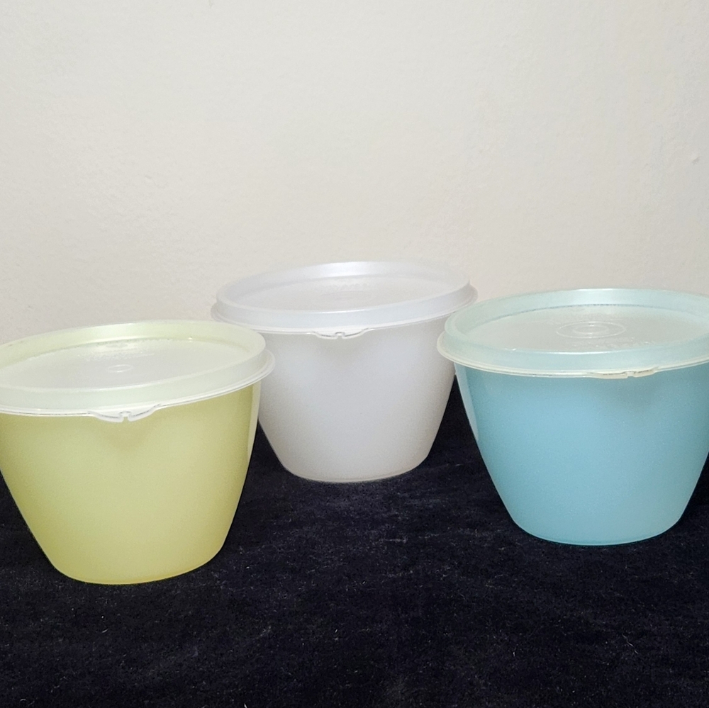 Three Vintage Tupperware Pastel Refrigerator Bowls With Lids #148